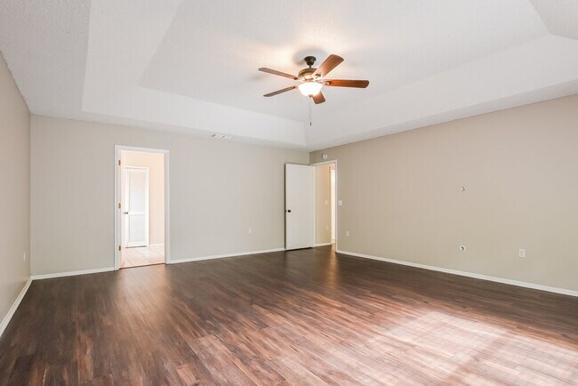 Building Photo - 985 Eagles Forrest Dr