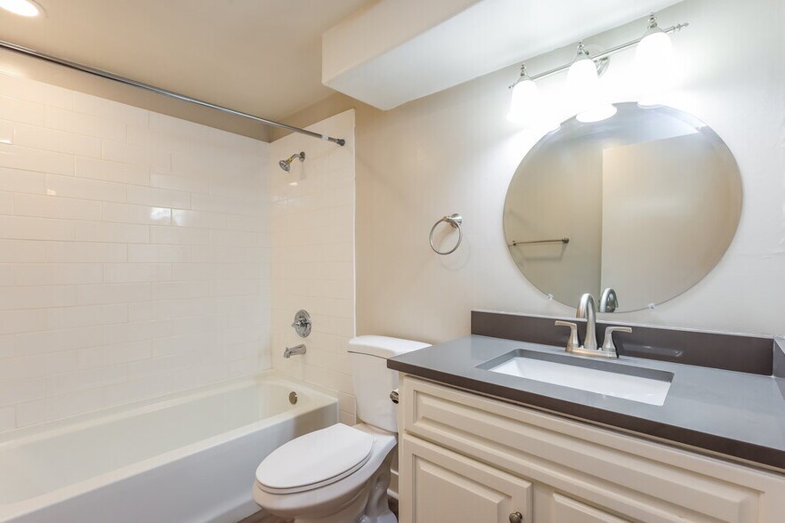 Building Photo - 9709 E Annalyn Dr