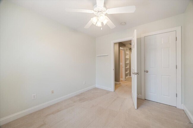 Building Photo - 1938 Tudor Court