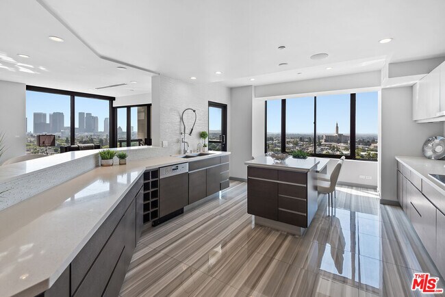 Building Photo - 10724 Wilshire Blvd