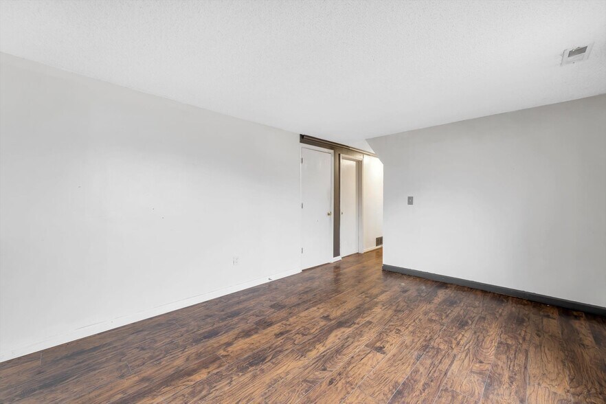 Building Photo - 2534 Millvalley Dr