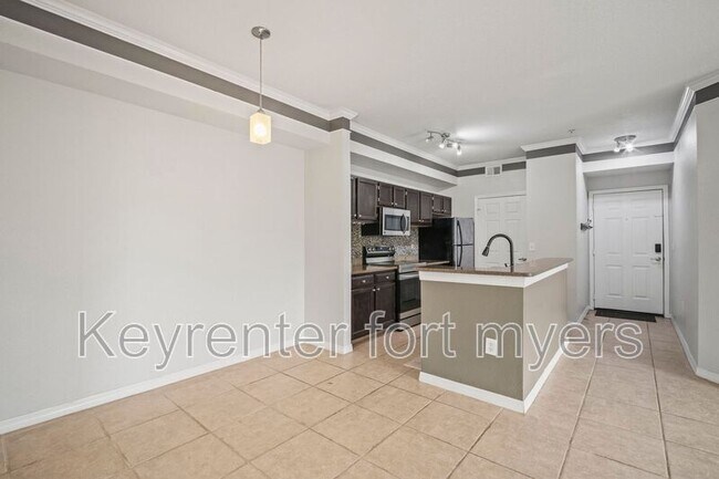 Building Photo - 11550 Villa Grand