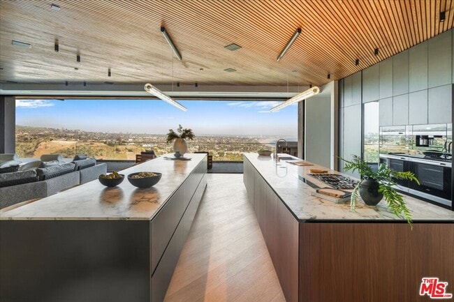Building Photo - 766 Paseo Miramar
