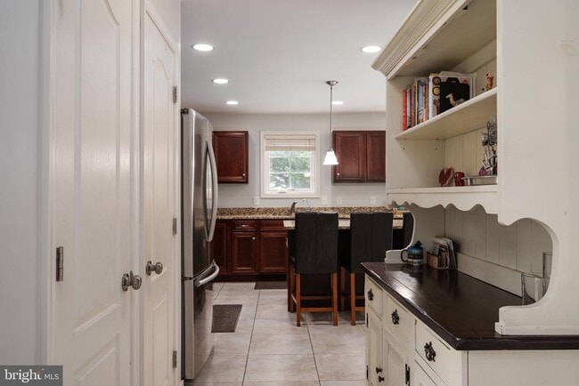 Building Photo - 132A Pineview Ave
