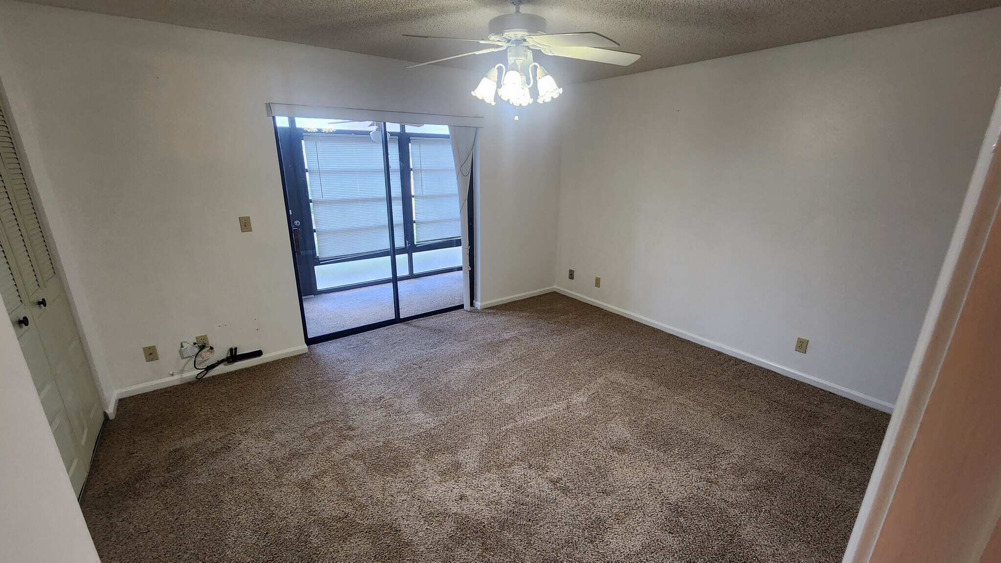 Building Photo - 911 SW South River Dr