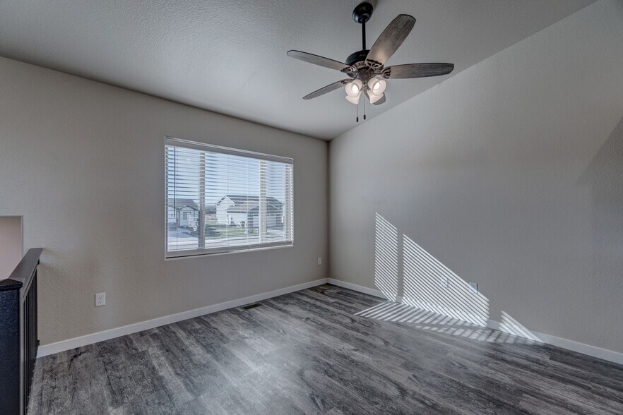 Building Photo - 6558 Abelia St