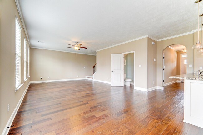 Building Photo - 2504 Kari Ln