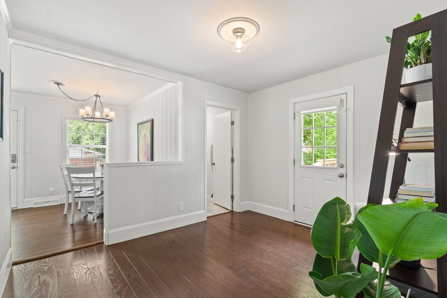 Building Photo - 1825 Windham Pl