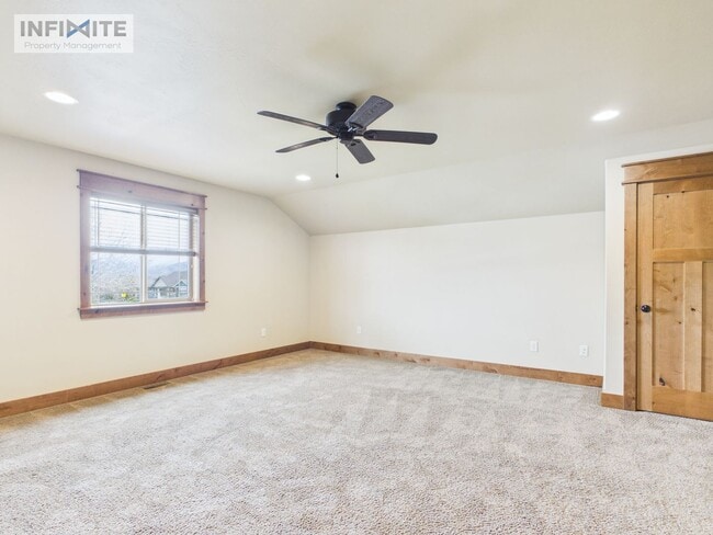 Building Photo - 4 Bedroom Home with Spacious Yard