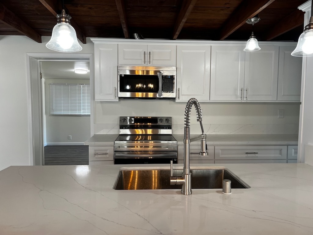 Building Photo - 367 Sirretta St