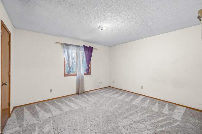 Building Photo - 5206 95th St
