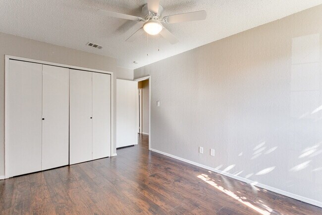 Building Photo - "Charming 3-Bedroom Retreat with 2 Full Baths in Rowlett – 1,894 Sq. Ft. of Comfort on Shipman St.!"