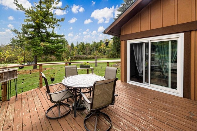 Building Photo - 4400 Valley Rd