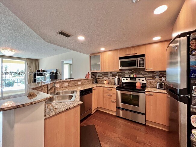 Building Photo - 201 Golden Isles Dr