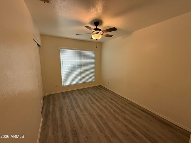 Building Photo - 505 W Sereno Dr