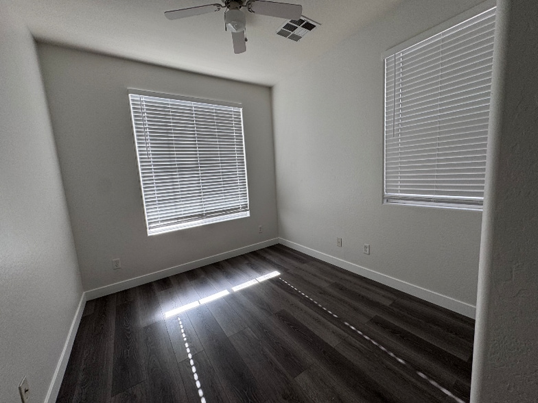 Building Photo - 15055 W Alexandria Way