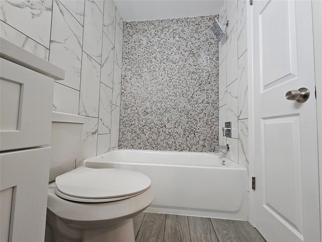 Building Photo - 2209 Singletree Ave