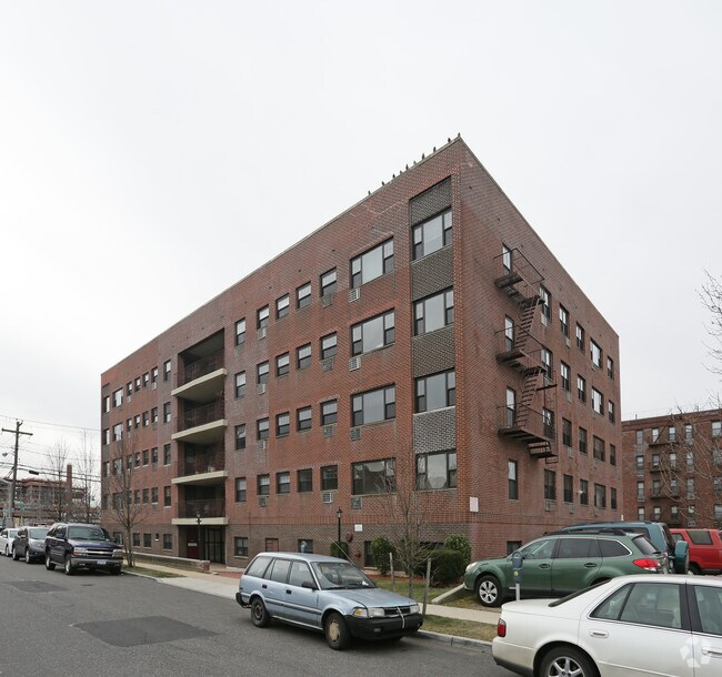 Heritage House 135 3rd Ave Mineola NY 11501 Apartment Finder