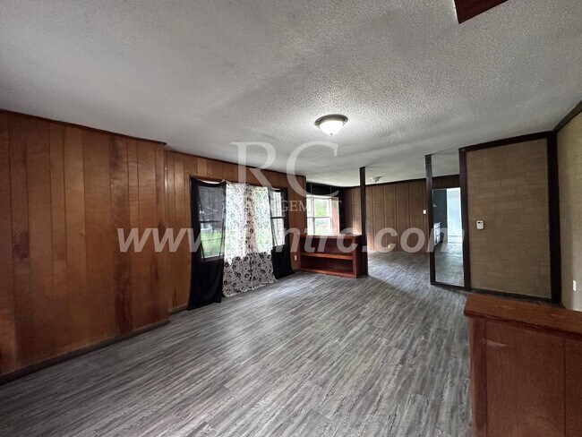 Building Photo - 106 Wisconsin-