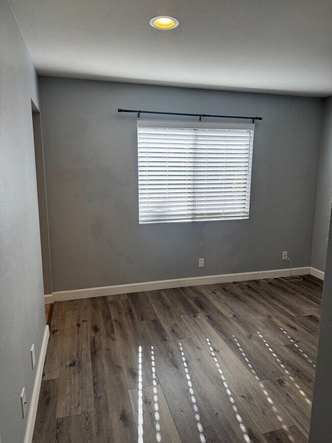 Building Photo - Great 2 Bedroom 2 bath - Villamira  Community, Laguna Niguel-In Unit Laundry Included