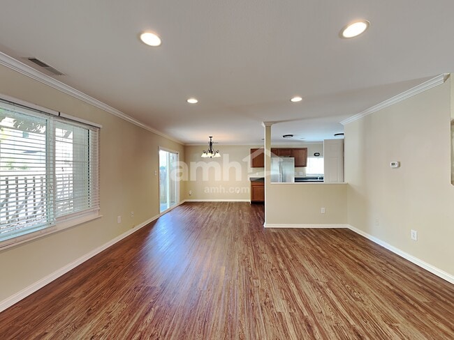 Building Photo - 10850 Chestnut Heath Court