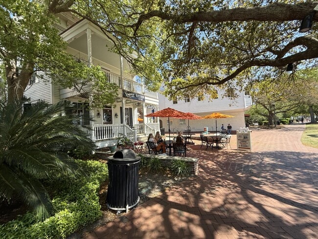 Building Photo - 1231 Ladys Island Dr