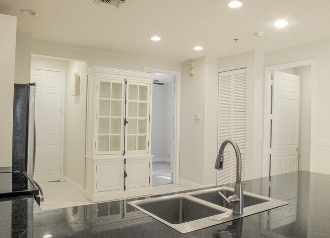 Building Photo - 124 Jesup Ln