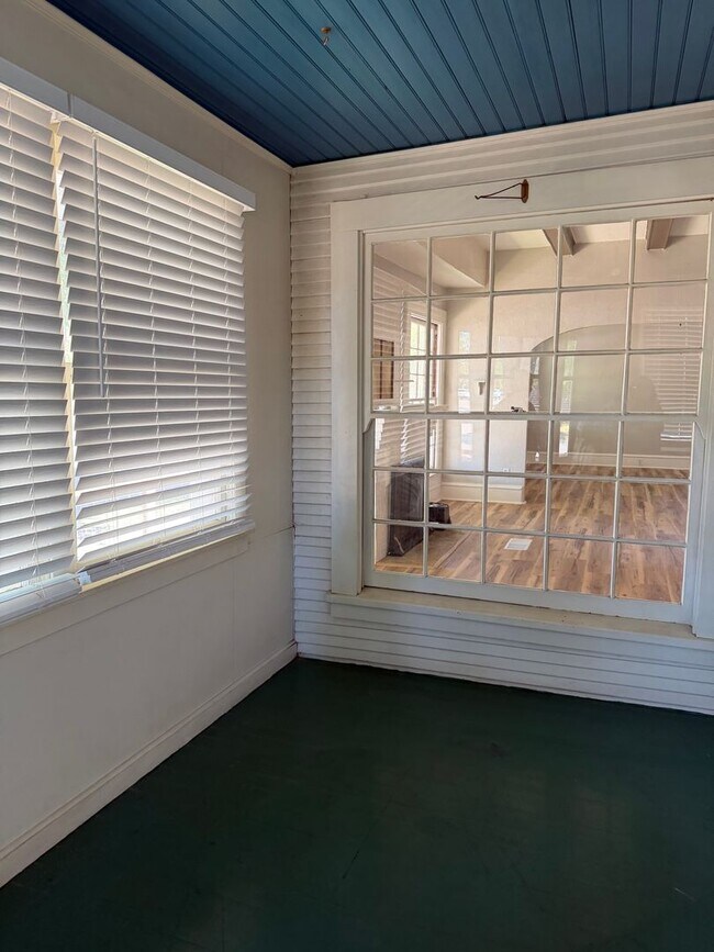 Building Photo - Warm and Charming 2 Bedroom Home in Newman for Rent!