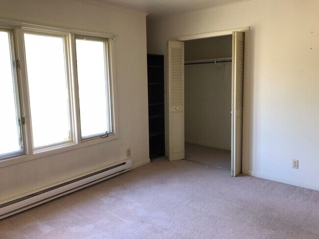 Building Photo - MT311