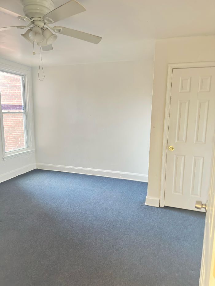 Building Photo - 419 Gusryan St