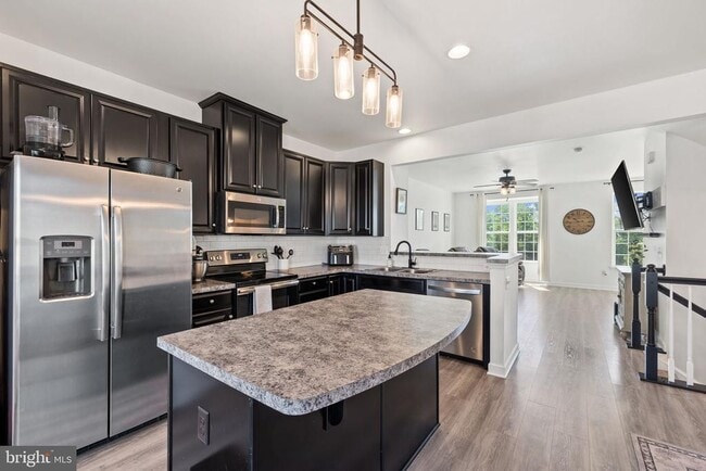 Building Photo - 6196 Willow Pl