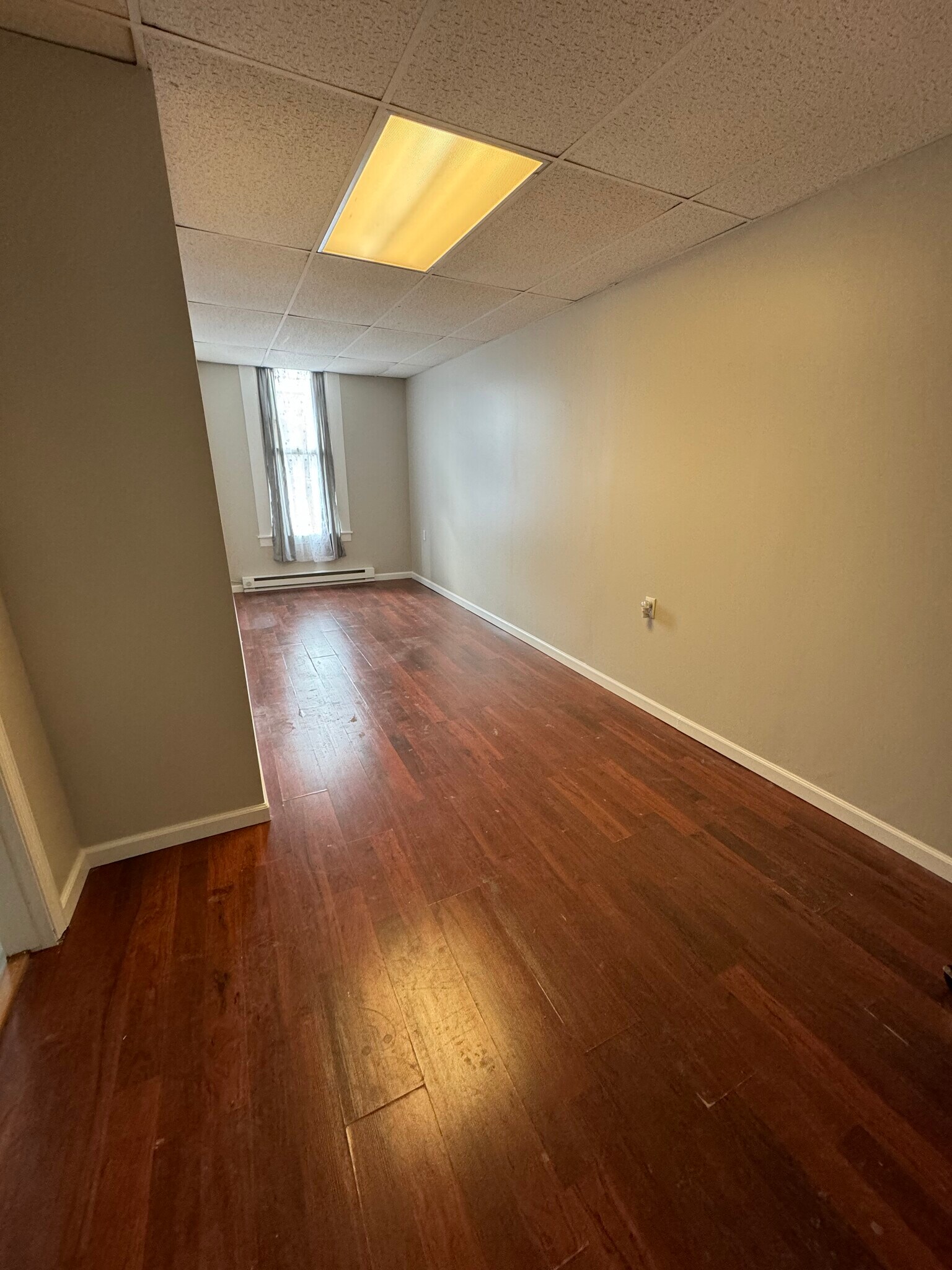 Building Photo - 464 3rd St