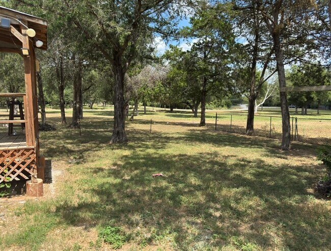 Building Photo - 301 Whitetail Ln