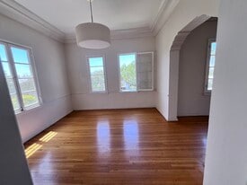 Building Photo - 1426 Alvira St