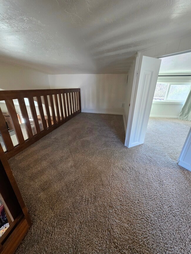 Building Photo - 780 NW Alder St