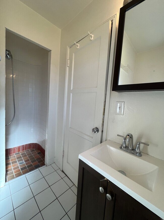 Building Photo - 1004 Occidental Dr