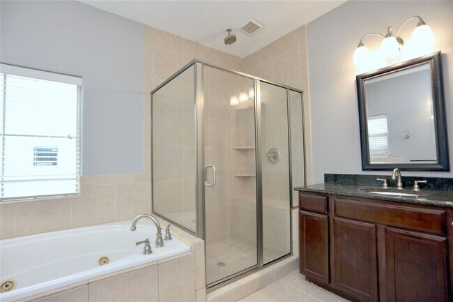 Building Photo - 114 Heights Blvd