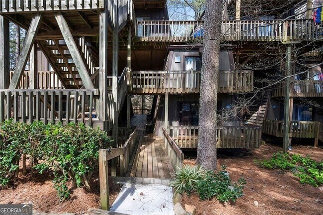 Building Photo - 3200 Rim Cove Dr