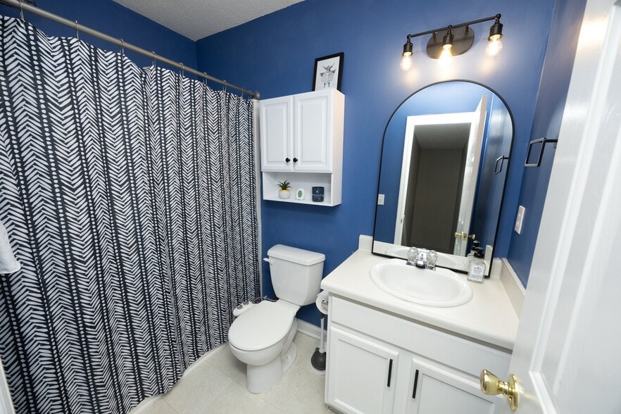 Building Photo - 8117 Bright Oak Trail