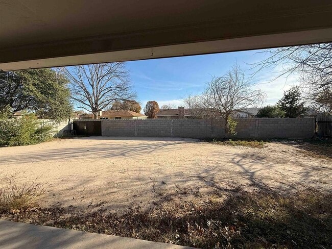 Building Photo - 108 Fiesta Dr