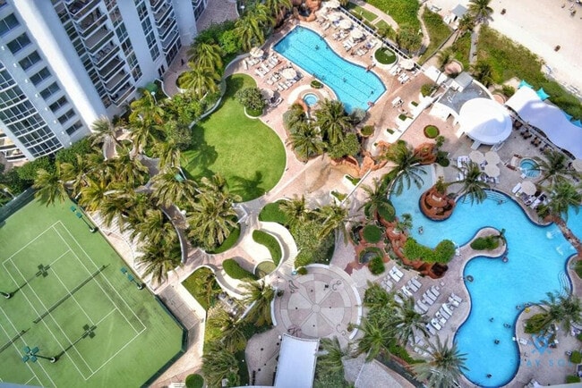 Building Photo - 18001 Collins Ave