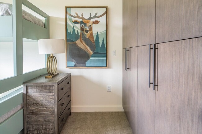 Building Photo - 4 Boathouse Way