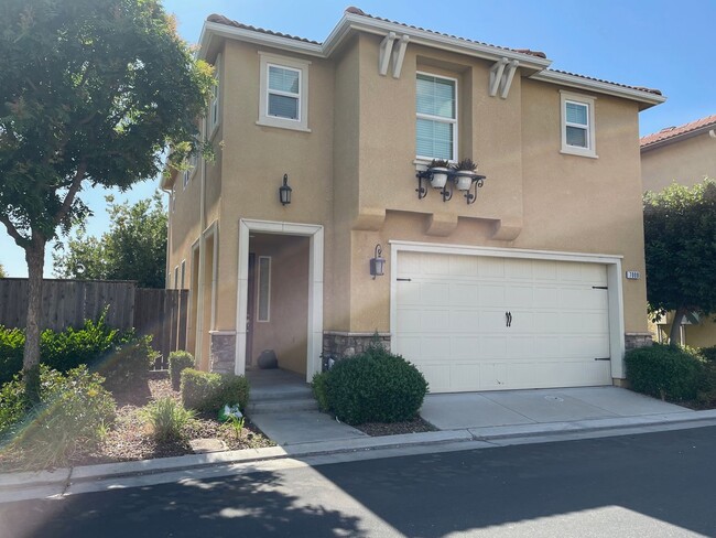 Building Photo - 7009 Harmony Dr