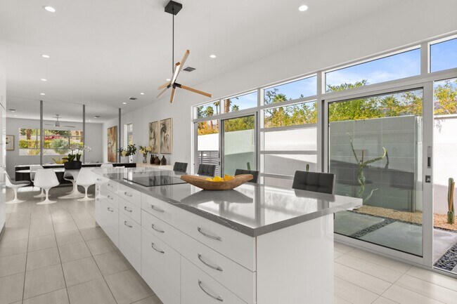 Building Photo - 48674 Vista Viejo Dr