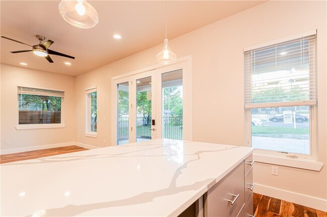 Building Photo - 2509 Del Curto Rd