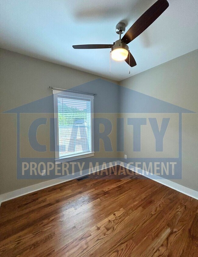 Building Photo - Three bedroom single level home!