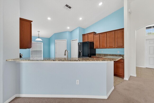 Building Photo - 13128 Royal Pines Ave