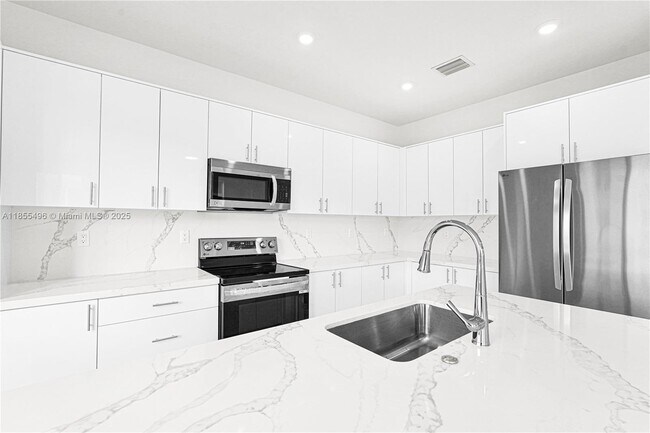 Building Photo - 22469 SW 125th Ave