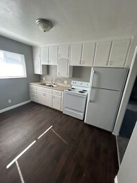 Building Photo - Forest Court Apartment Homes