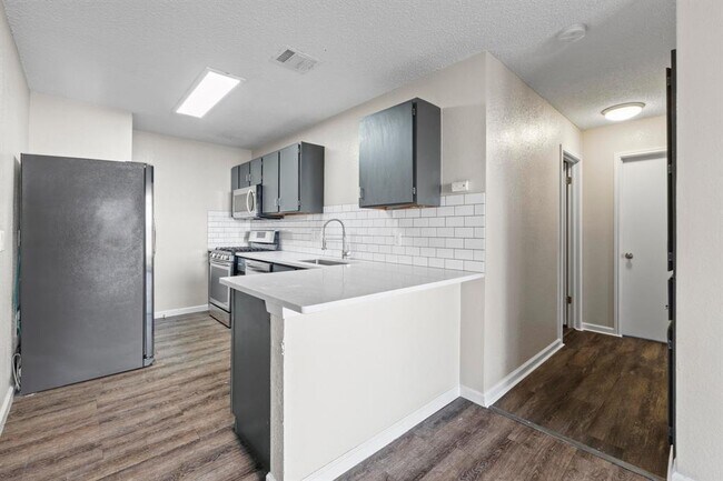 Building Photo - 707 Brookside Pass